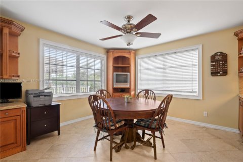 House in Homestead, Florida 5 bedrooms, 377.74 sq.m. № 1875600 - photo 13