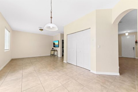 House in West Palm Beach, Florida 5 bedrooms, 208.1 sq.m. № 2176221 - photo 13