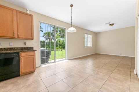 House in West Palm Beach, Florida 5 bedrooms, 208.1 sq.m. № 2176221 - photo 9