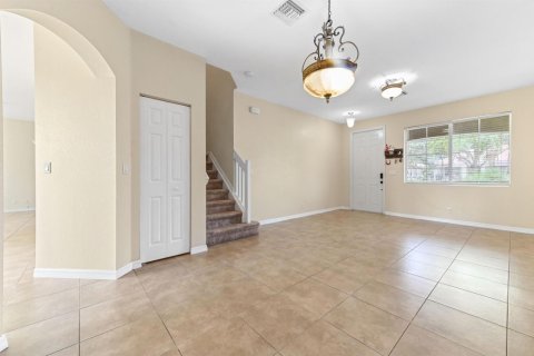 House in West Palm Beach, Florida 5 bedrooms, 208.1 sq.m. № 2176221 - photo 6