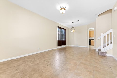 House in West Palm Beach, Florida 5 bedrooms, 208.1 sq.m. № 2176221 - photo 4
