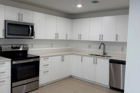 Adosado en venta en Homestead, Florida, 4 dormitorios, 129.88 m2 № 2085716 - foto 3