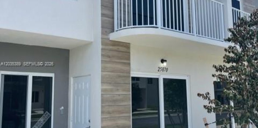Adosado en Homestead, Florida 4 dormitorios, 129.88 m2 № 2085716