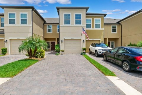 Townhouse in Wesley Chapel, Florida 2 bedrooms, 145.95 sq.m. № 1835865 - photo 2