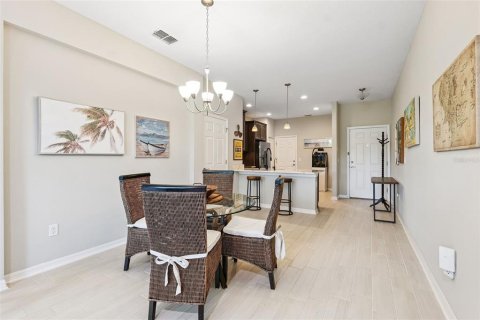 Townhouse in Wesley Chapel, Florida 2 bedrooms, 145.95 sq.m. № 1835865 - photo 12