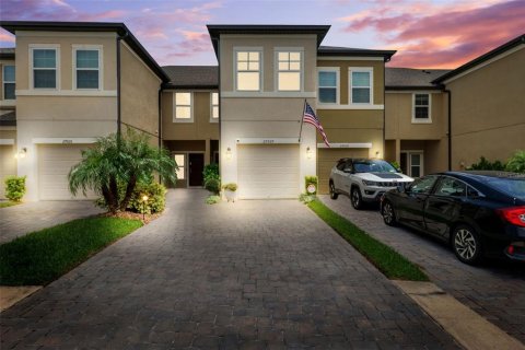 Townhouse in Wesley Chapel, Florida 2 bedrooms, 145.95 sq.m. № 1835865 - photo 1