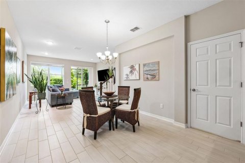 Townhouse in Wesley Chapel, Florida 2 bedrooms, 145.95 sq.m. № 1835865 - photo 13