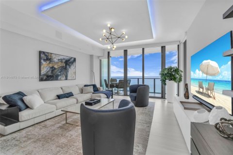 Condo in Pompano Beach, Florida, 3 bedrooms  № 1974131 - photo 4