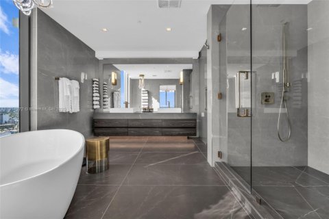 Condo in Pompano Beach, Florida, 3 bedrooms  № 1974131 - photo 20