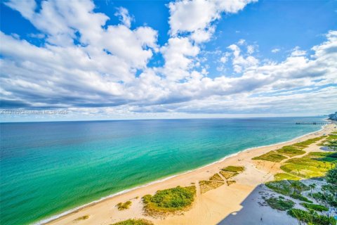 Condo in Pompano Beach, Florida, 3 bedrooms  № 1974131 - photo 11