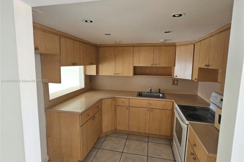 Copropriété à vendre à Hialeah, Floride: 2 chambres, 83.61 m2 № 1932586 - photo 6