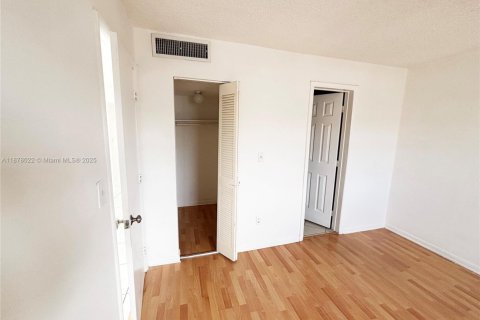 Купить кондоминиум в Хайалиа, Флорида 2 спальни, 83.61м2, № 1932586 - фото 11