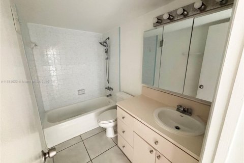 Купить кондоминиум в Хайалиа, Флорида 2 спальни, 83.61м2, № 1932586 - фото 7