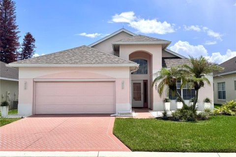 House in Davenport, Florida 3 bedrooms, 177.44 sq.m. № 2116485