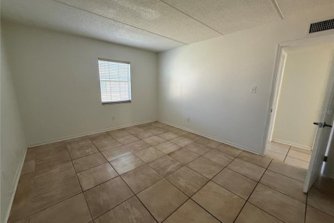Condo in Tampa, Florida, 2 bedrooms № 2104979 - photo 13