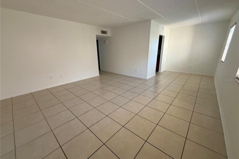 Condo in Tampa, Florida, 2 bedrooms № 2104979 - photo 5