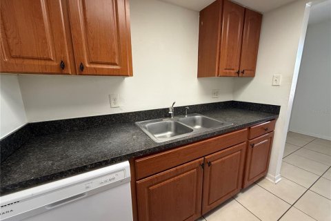 Condo in Tampa, Florida, 2 bedrooms № 2104979 - photo 9