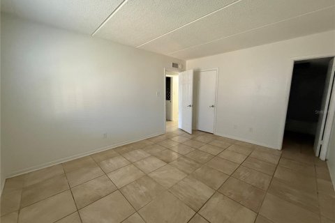 Condo in Tampa, Florida, 2 bedrooms № 2104979 - photo 12