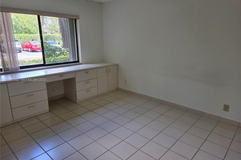 Снять в аренду кондоминиум в Уэстон, Флорида 2 спальни, 114.36м2, № 2087212 - фото 17