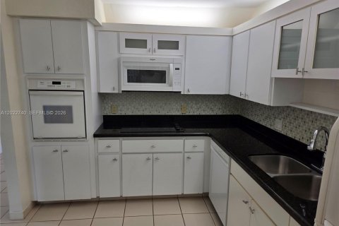 Снять в аренду кондоминиум в Уэстон, Флорида 2 спальни, 114.36м2, № 2087212 - фото 22