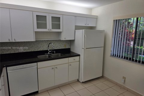 Снять в аренду кондоминиум в Уэстон, Флорида 2 спальни, 114.36м2, № 2087212 - фото 20