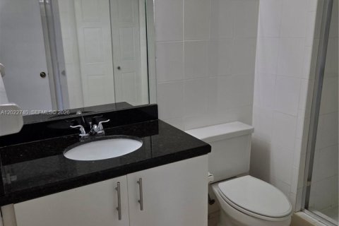 Снять в аренду кондоминиум в Уэстон, Флорида 2 спальни, 114.36м2, № 2087212 - фото 14