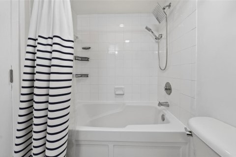 Condo in Fort Lauderdale, Florida, 2 bedrooms  № 2240937 - photo 19