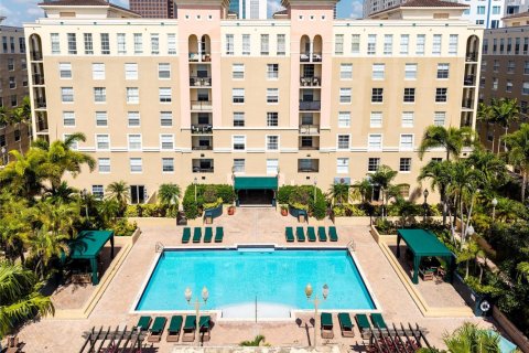 Condo in Fort Lauderdale, Florida, 2 bedrooms  № 2240937 - photo 30