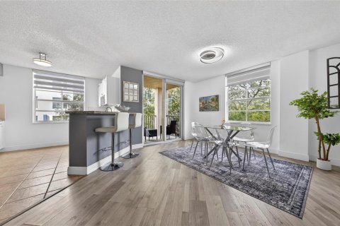 Condo in Fort Lauderdale, Florida, 2 bedrooms  № 2240937 - photo 2
