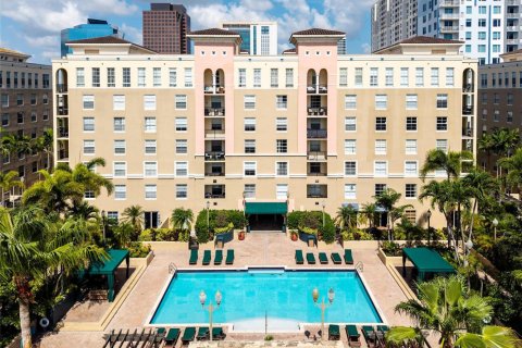 Condo in Fort Lauderdale, Florida, 2 bedrooms  № 2240937 - photo 29