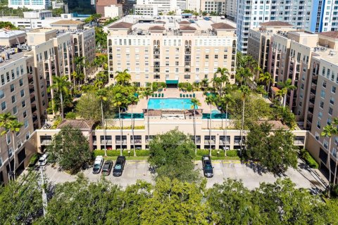Condo in Fort Lauderdale, Florida, 2 bedrooms  № 2240937 - photo 27