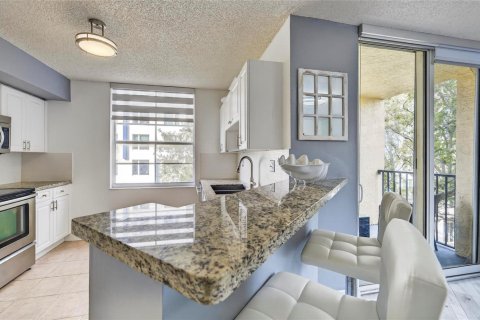 Condo in Fort Lauderdale, Florida, 2 bedrooms  № 2240937 - photo 8