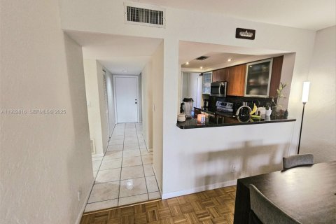 Condo in Davie, Florida, 2 bedrooms  № 1991248 - photo 7