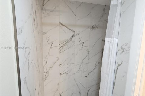 Condo in Davie, Florida, 2 bedrooms  № 1991248 - photo 17