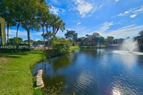 Condo in Davie, Florida, 2 bedrooms  № 1991248 - photo 22