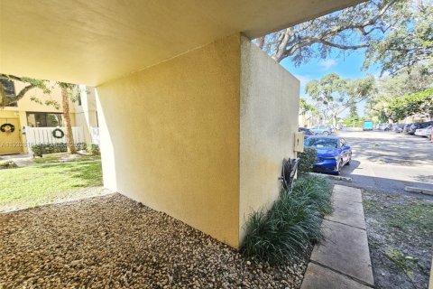 Condo in Davie, Florida, 2 bedrooms  № 1991248 - photo 4