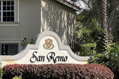 Townhouse in Weston, Florida 2 bedrooms, 105.07 sq.m. № 2017774