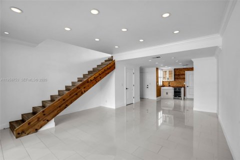 Townhouse in Weston, Florida 2 bedrooms, 105.07 sq.m. № 2017774 - photo 9