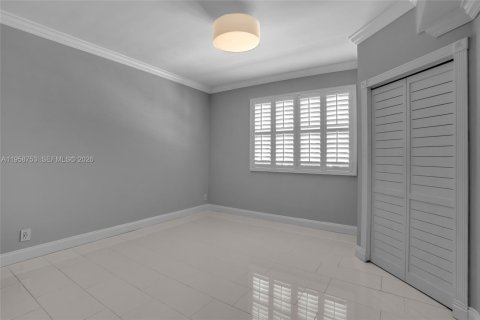 Townhouse in Weston, Florida 2 bedrooms, 105.07 sq.m. № 2017774 - photo 18