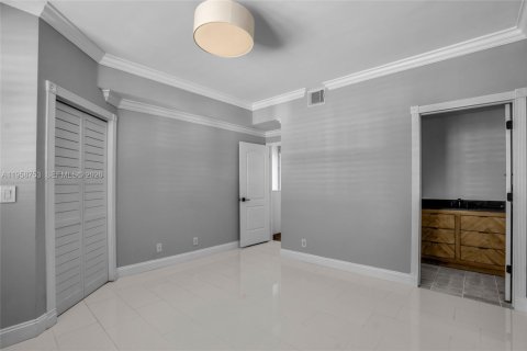 Townhouse in Weston, Florida 2 bedrooms, 105.07 sq.m. № 2017774 - photo 19