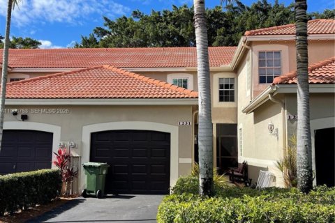 Townhouse in Weston, Florida 2 bedrooms, 105.07 sq.m. № 2017774 - photo 2