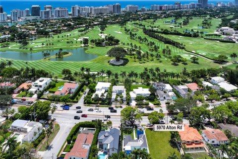 Casa en venta en Miami Beach, Florida, 4 dormitorios, 292.92 m2 № 1755740 - foto 1