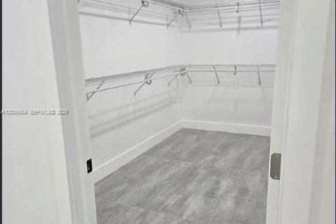 Townhouse in North Miami, Florida 3 bedrooms № 2153636 - photo 7