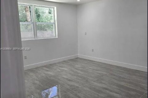 Townhouse in North Miami, Florida 3 bedrooms № 2153636 - photo 6