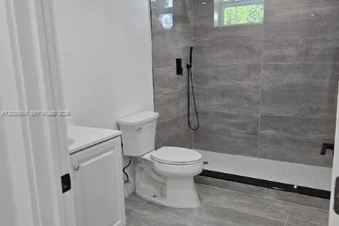Townhouse in North Miami, Florida 3 bedrooms № 2153636 - photo 4