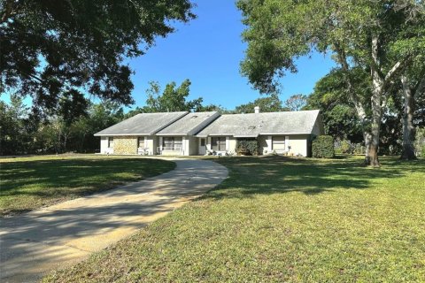 House in Windermere, Florida 4 bedrooms, 244.89 sq.m. № 1658615 - photo 1