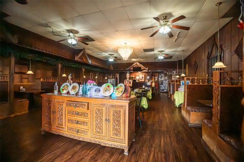 Propiedad comercial en venta en New Port Richey, Florida № 2125531 - foto 3