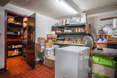 Propiedad comercial en venta en New Port Richey, Florida № 2125531 - foto 19
