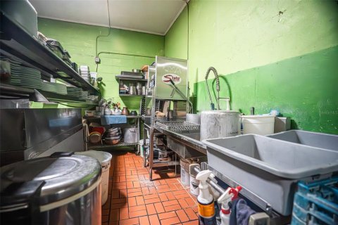 Propiedad comercial en venta en New Port Richey, Florida № 2125531 - foto 12