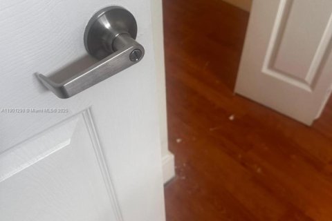 Снять в аренду кондоминиум в Хомстед, Флорида 3 спальни, 98.66м2, № 1952369 - фото 15